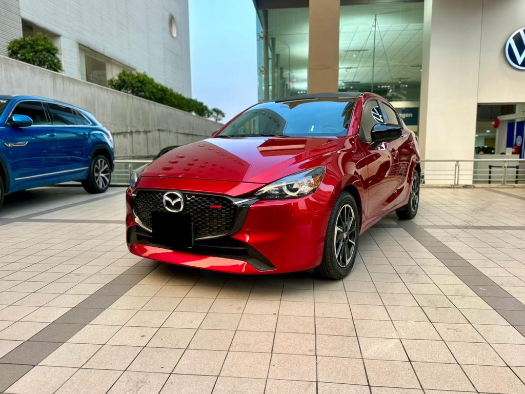 MAZDA MAZDA 2 2024 — SEDAN SIGNATURE L4 2.0L AUT