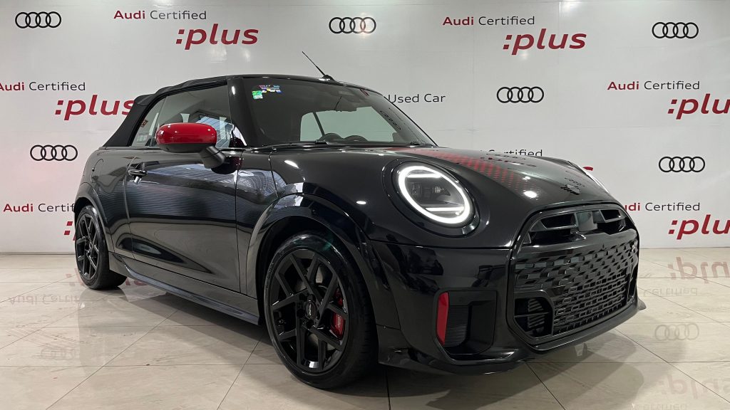 Mini Convertible 2025 — 2 pts. JCW, L4, 231 HP, 2.0T, TA, piel, GPS, RA-18 bitono 