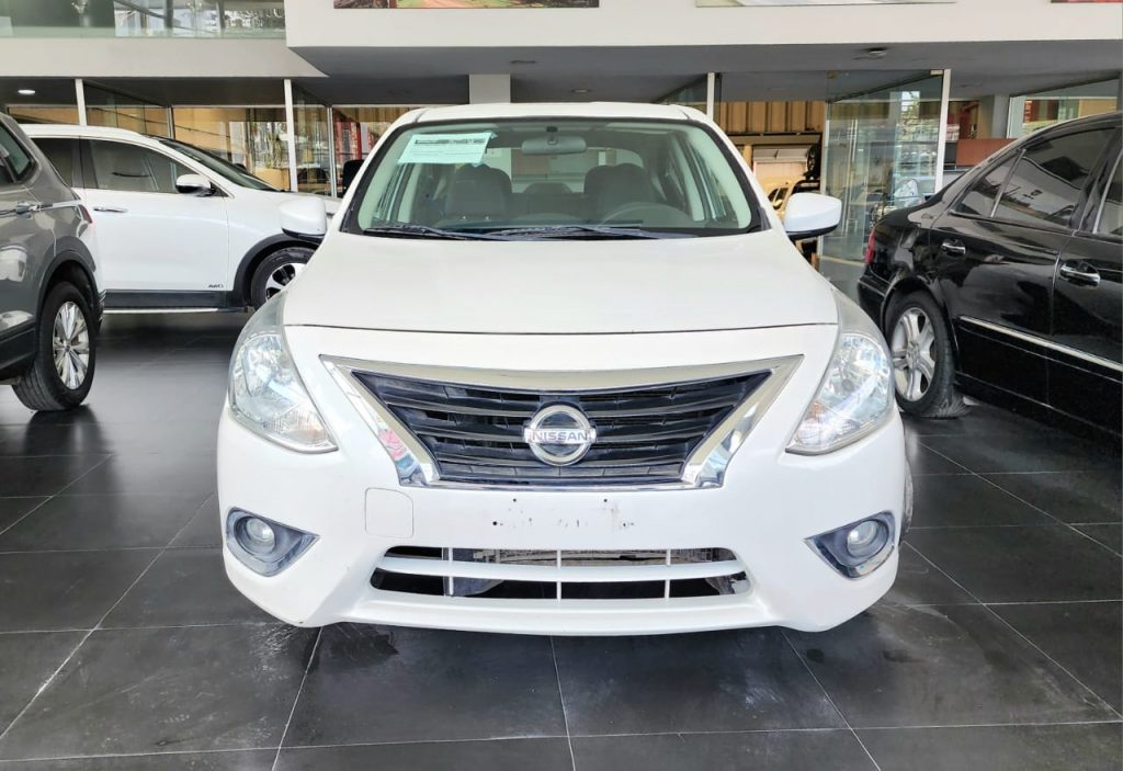 NISSAN VERSA 2019 — ADVANCE AT