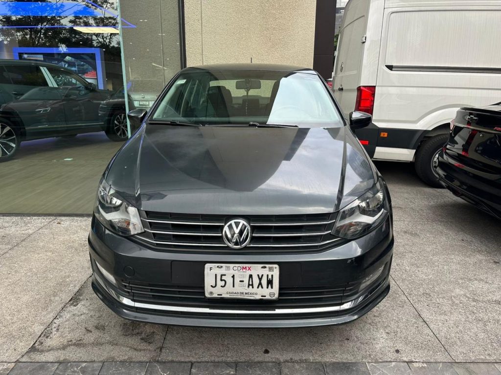 Volkswagen VENTO 2018 — HIGHLINE 1.6L L4 105HP MT