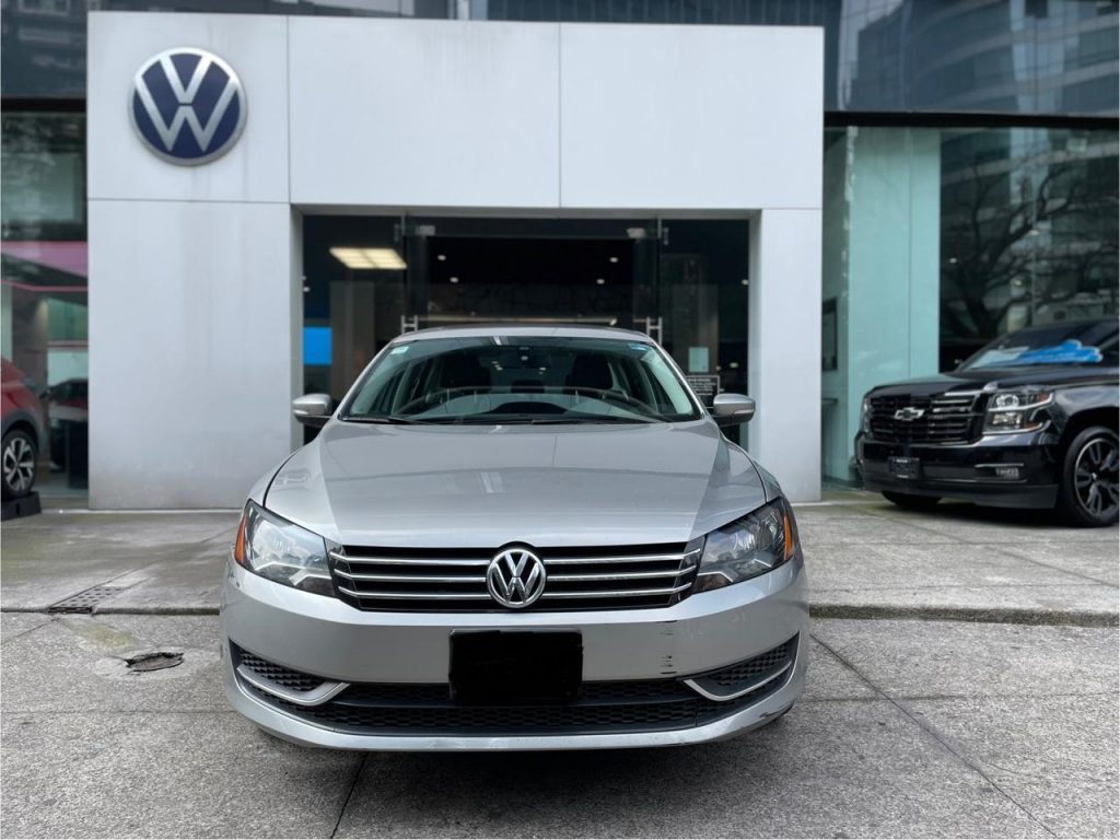 Volkswagen PASSAT 2013 — SPORTLINE 2.5L 170HP TT 6 VEL