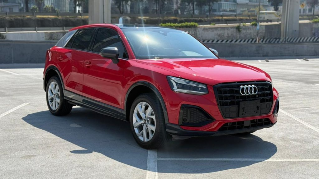 Audi Q2 2025 — 5 pts. Select, 150 HP, 1.4T, TA, piel, TP, f. led, RA-17 