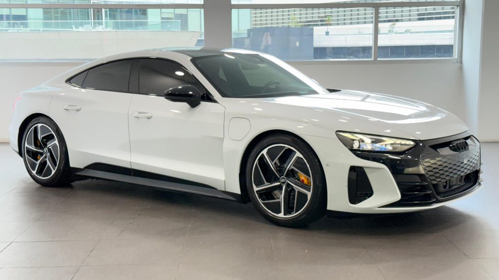 Audi RS e-tron 4x4 2022 — 4 pts. GT, EV, autonomía 472 km, 93 kWh, TA, piel, QCP, RA-20