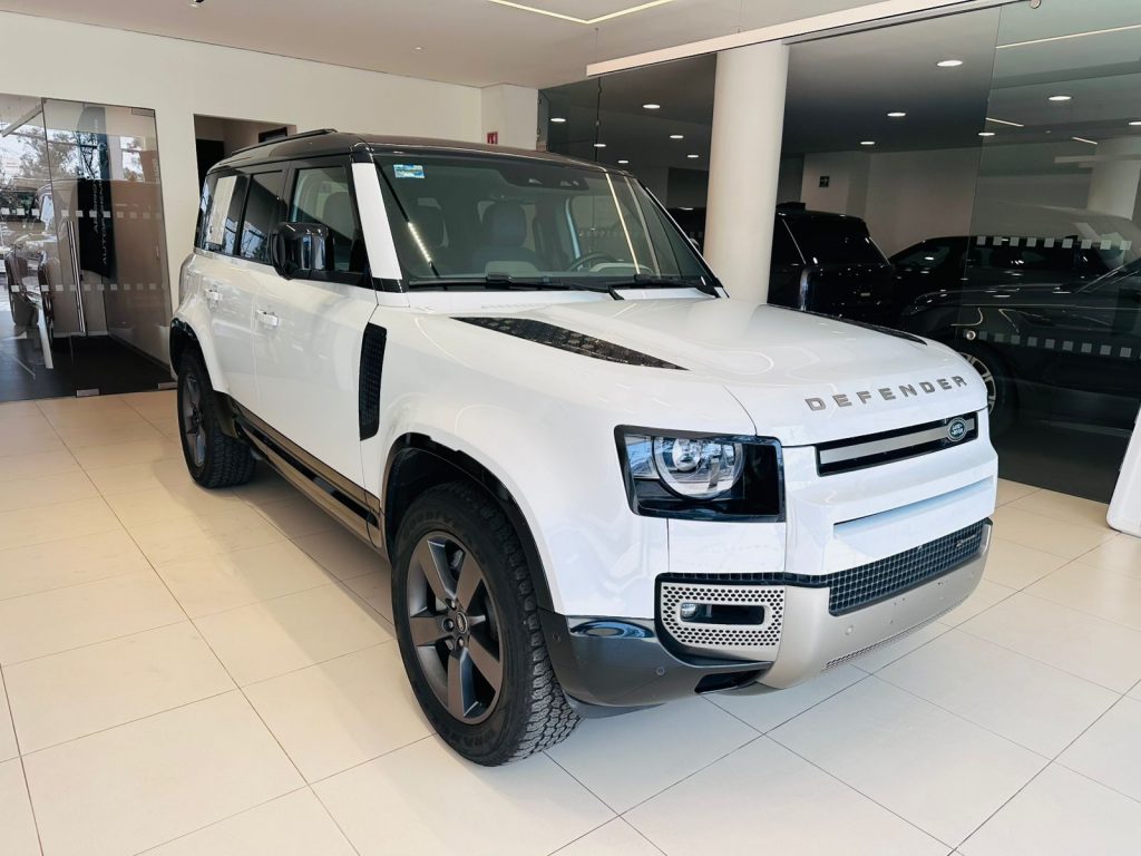 Land Rover Defender 4x4 2023 — 5 pts. X 110, MHEV, 3.0T, TA, piel, f. xenón, 5 pas., RA-20