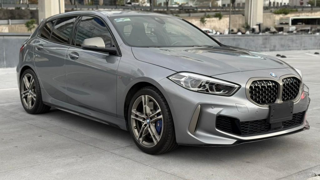 BMW Serie 1 2024 — 5 pts. HB 135i M, 2.0T, TA, piel, GPS, RA-18, 4x4