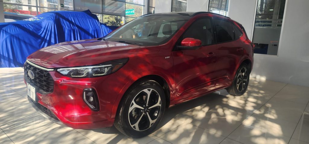 Ford Escape 2023 — ST LINE ELITE