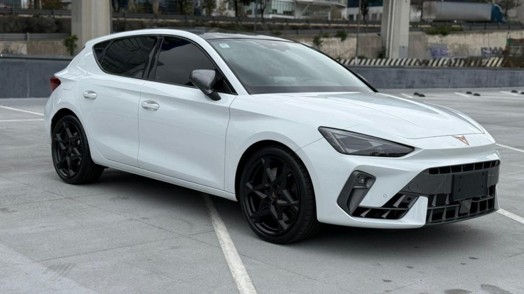 SEAT LEON 2025 — 5 pts. VZ, 300 HP, 2.0T, DSG, QC, RA-19 