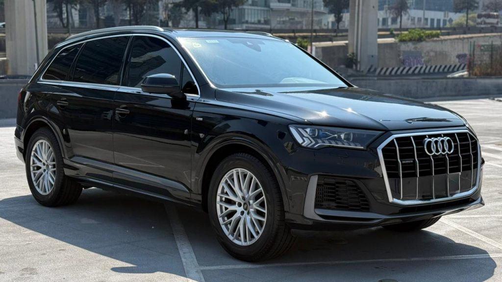 Audi Q7 4x4 2023 — 5 pts. S Line, MHEV, 340 HP, 3.0T, TA, astos. deportivos, 7 pas., RA-20 