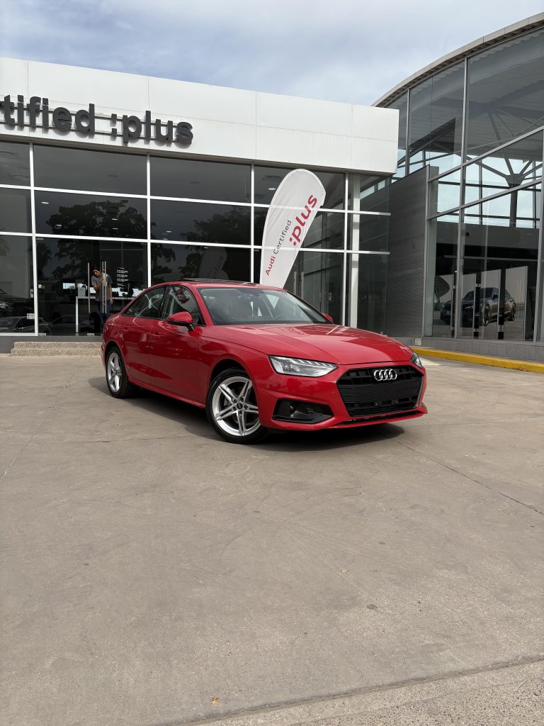 Audi A4 2024 — SELECT L4 2.0T AUT