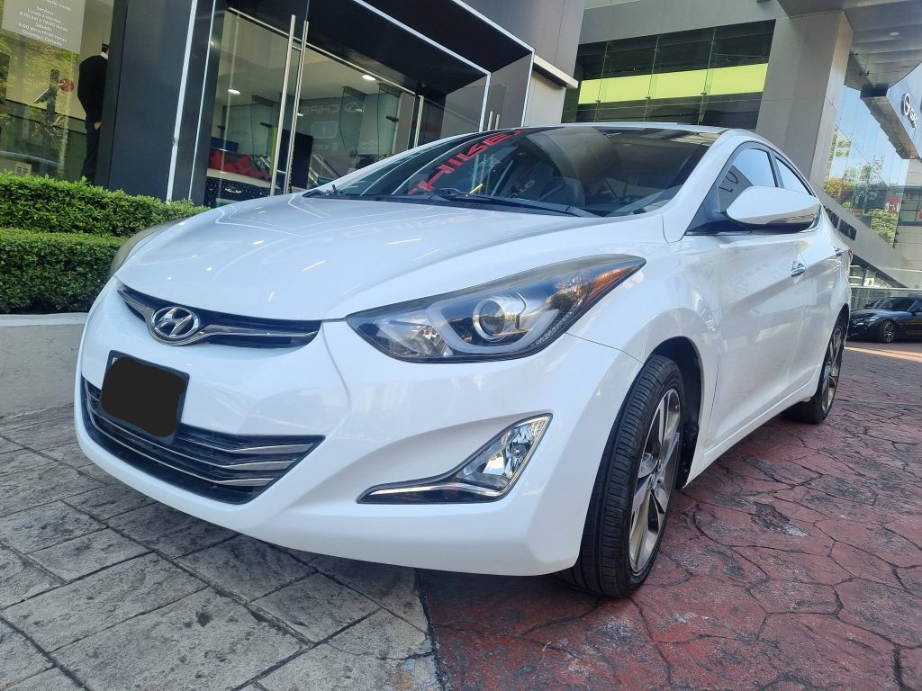 HYUNDAI Elantra 2015 — 4 pts. Limited Tech, 1.8l, TA, a/ac. Aut., piel, cámara reversa, RA-17