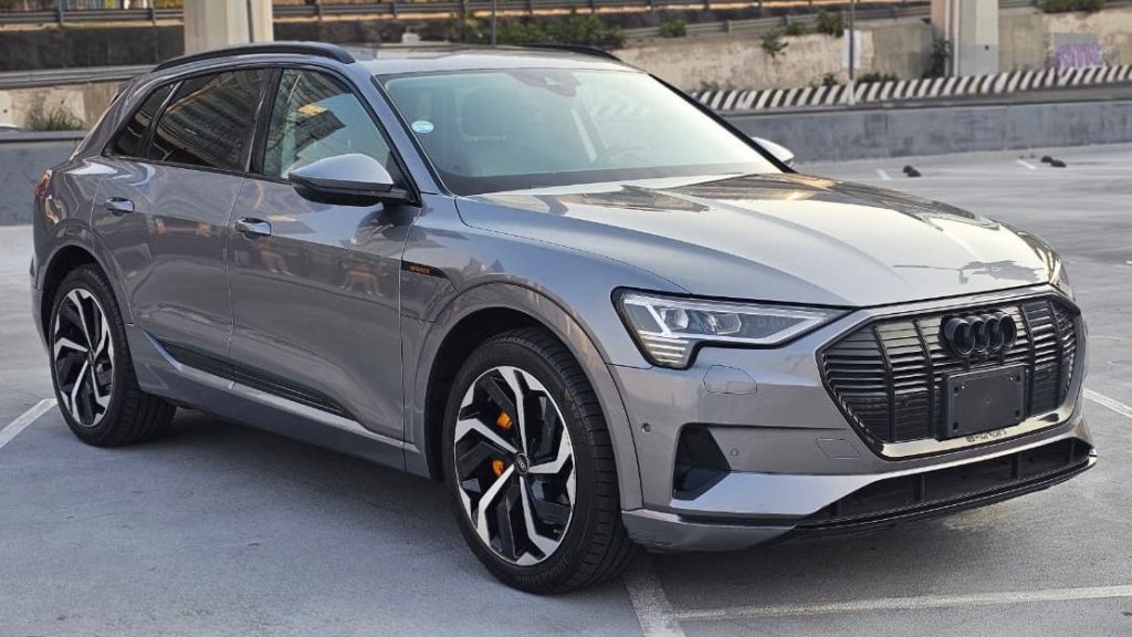 Audi e-tron 4x4 2023 — 5 pts. Advanced, EV, autonomía 417 km, 95 kWh, TA, piel, RA-20