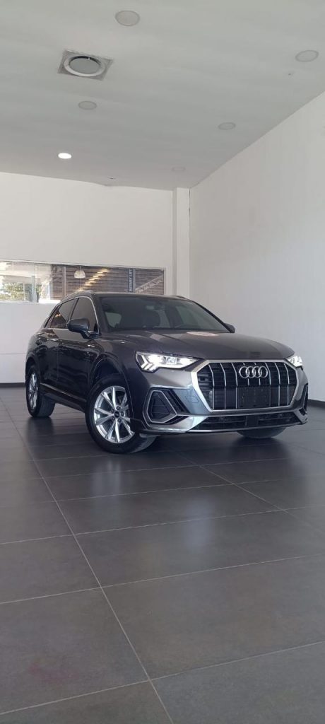 Audi Q3 2021 — 35 TFSI S LINE